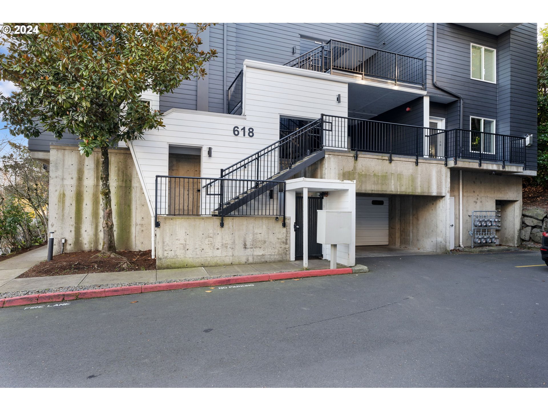 618 Southwest Nevada Street, Unit F Portland, OR 97219 - Photo 40 of 40 Gallery Image 40