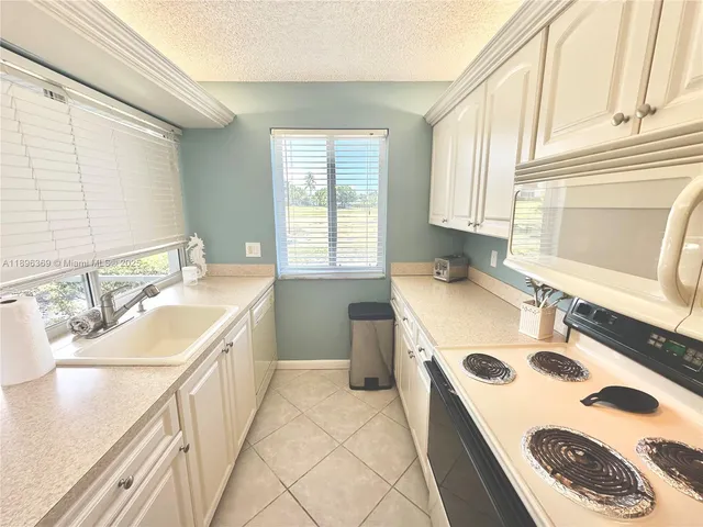 $369,900 | 353 Highway 1, Unit E103, Jupiter, FL 33477