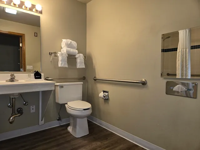 $175,000 | 111 Center Street, Unit 235, Lake Geneva, WI 53147