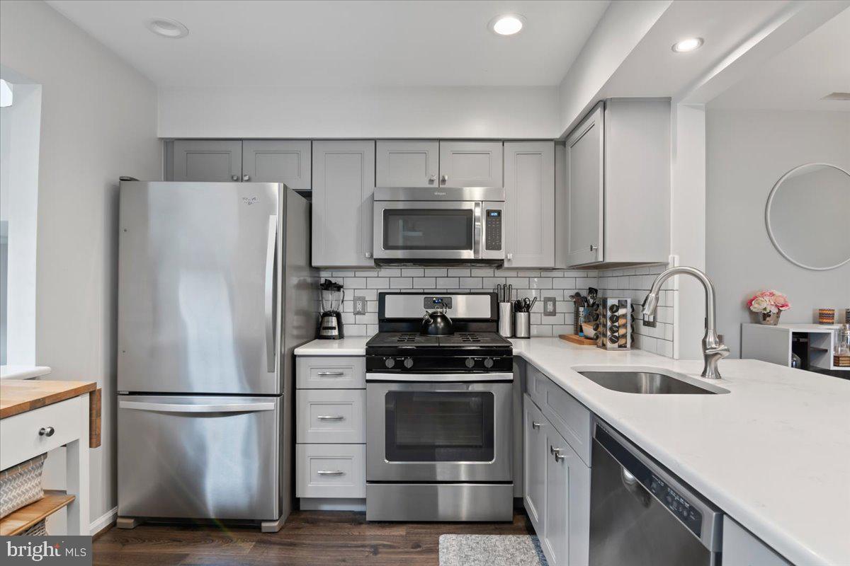 302 Wharton Road Mount Laurel, NJ 08054 - Photo 3 of 24 Gallery Image 3