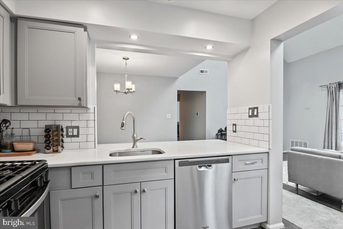 302 Wharton Road Mount Laurel, NJ 08054 - Photo 5 of 24 Gallery Image 5