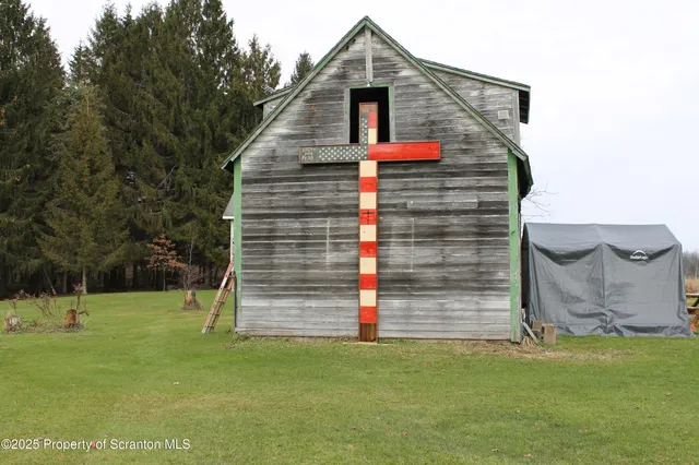 $189,000 | 409 Great Bend Turnpike, Pleasant Mount, PA 18453