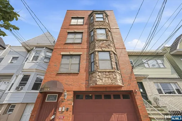 $674,000 | 304 Palisade Avenue, Unit 201, Union City, NJ 07087