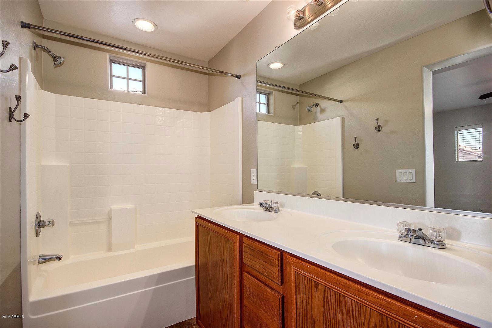 1986 East Del Rio Street Gilbert, AZ 85295 - Photo 15 of 29 master bathroom
