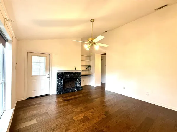 $1,695 | 13222 Pebblewalk Circle North, Houston, TX 77041