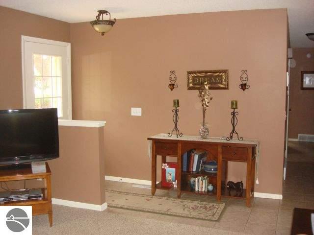 604 Sheridan Road Traverse City, MI 49686 - Photo 2 of 15 1726868-1.JPG