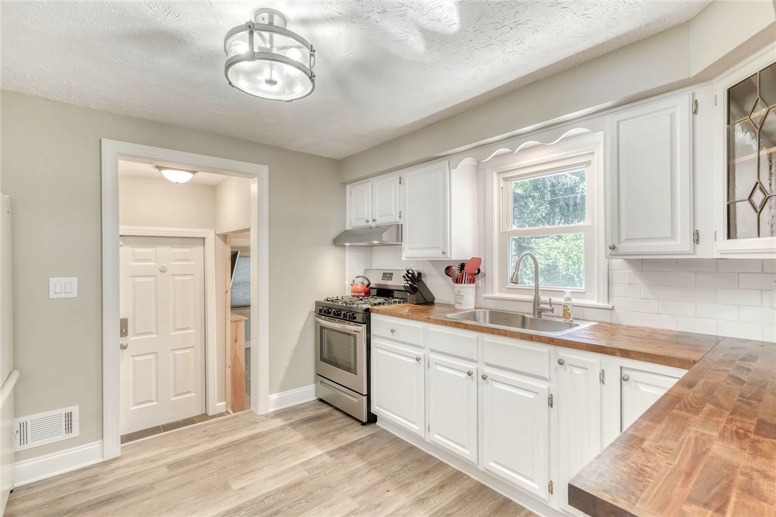 661 Adeline Drive Webster, NY 14580 - Photo 13 of 48