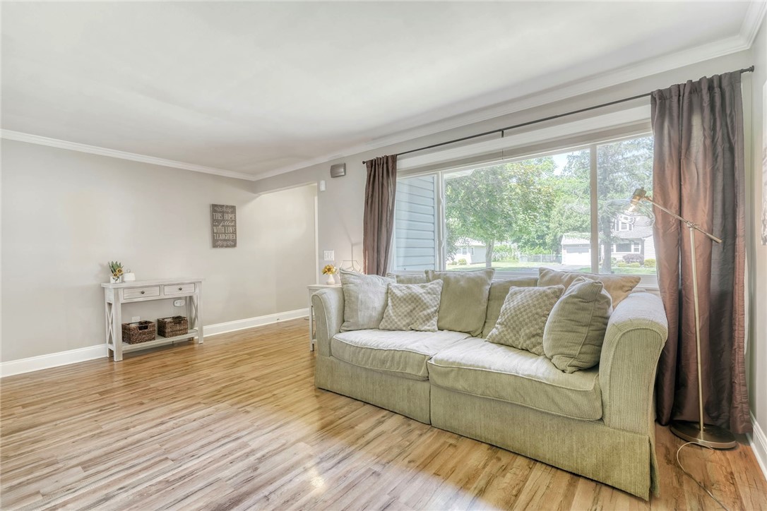 661 Adeline Drive Webster, NY 14580 - Photo 4 of 48