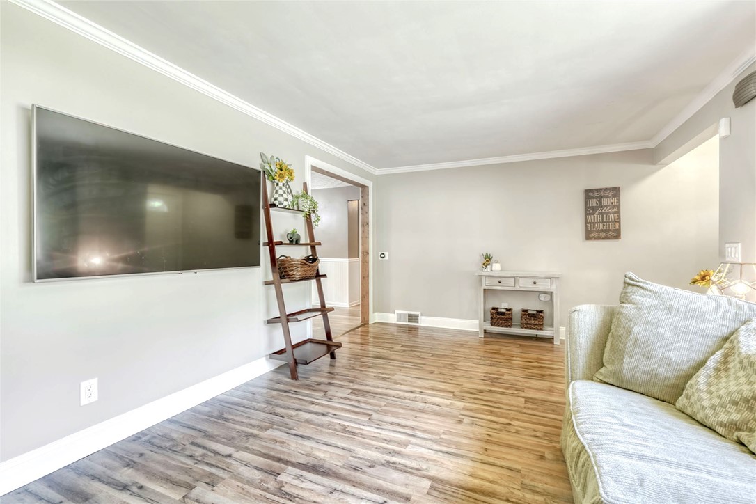 661 Adeline Drive Webster, NY 14580 - Photo 5 of 48