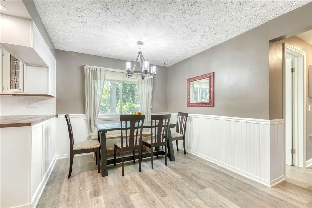 661 Adeline Drive Webster, NY 14580 - Photo 7 of 48