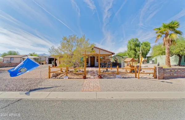 a view of a house with entertaining space