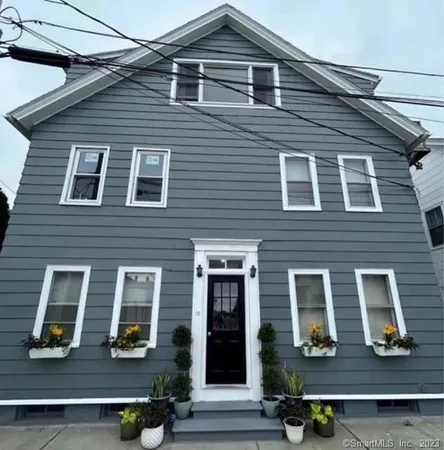 $2,800 | 12 Trumbull Street, Unit 1, Stonington, CT 06378