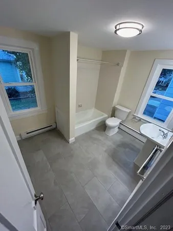 $2,800 | 12 Trumbull Street, Unit 1, Stonington, CT 06378
