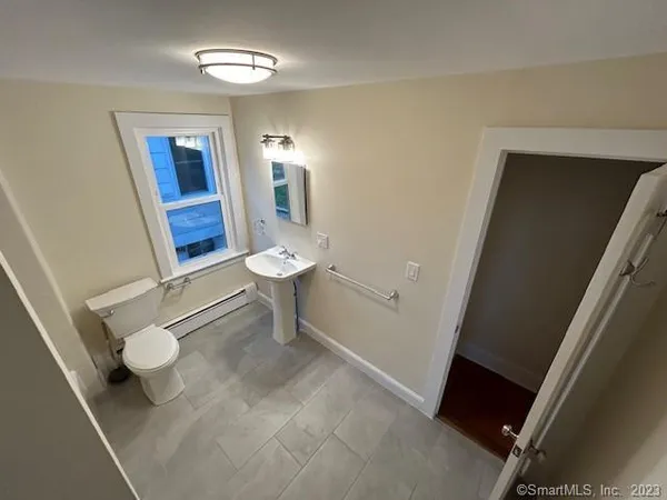 $2,800 | 12 Trumbull Street, Unit 1, Stonington, CT 06378