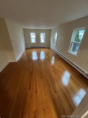 $2,800 | 12 Trumbull Street, Unit 1, Stonington, CT 06378