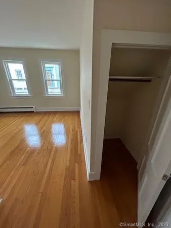 $2,800 | 12 Trumbull Street, Unit 1, Stonington, CT 06378