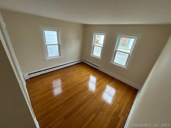 $2,800 | 12 Trumbull Street, Unit 1, Stonington, CT 06378