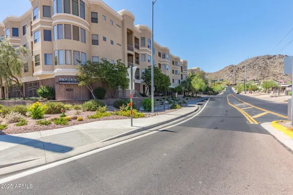 $299,000 | 9820 North Central Avenue, Unit 102, Phoenix, AZ 85020