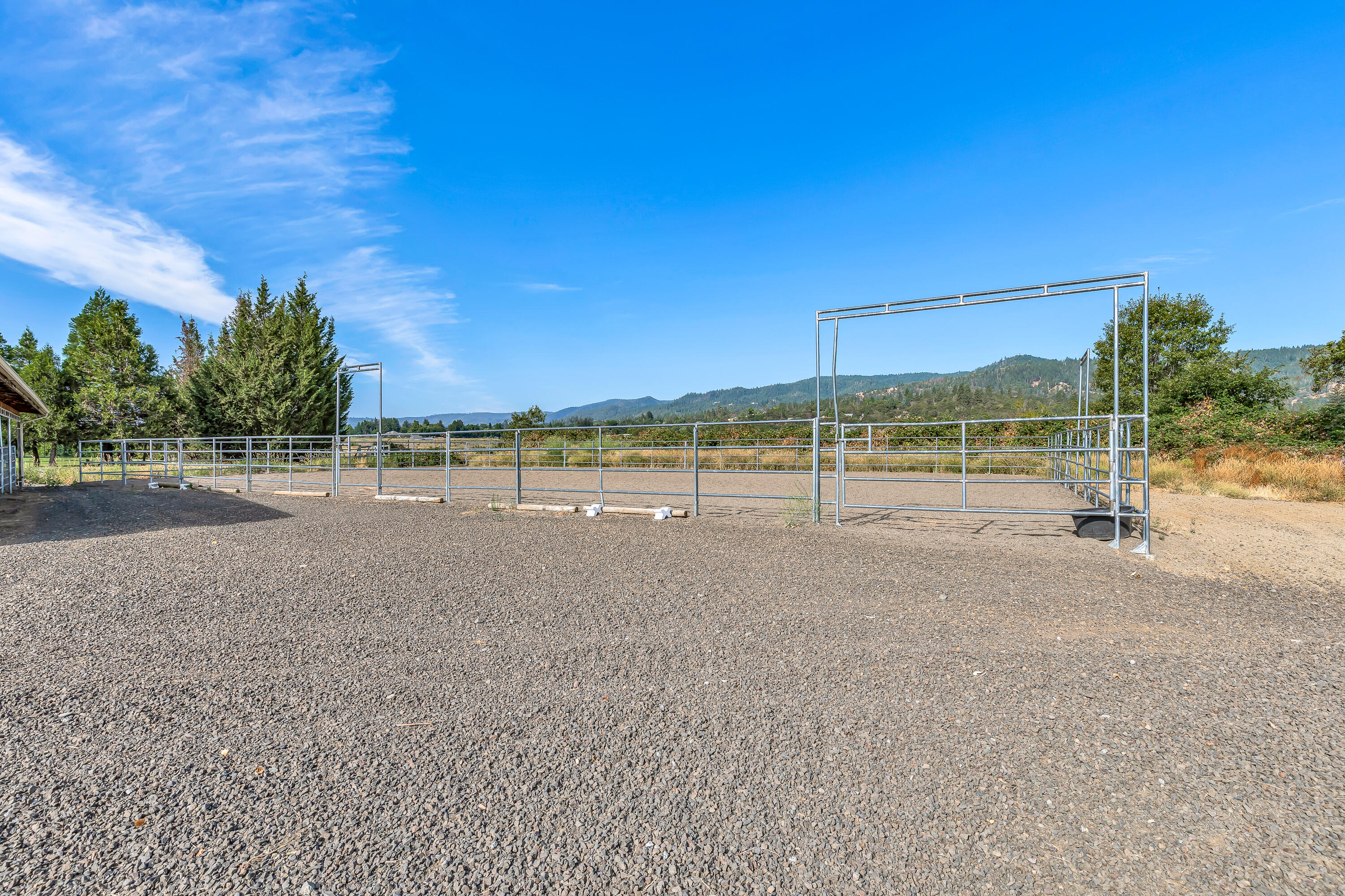 2845 Hanley Road Central Point, OR 97502 - Photo 60 of 66 9R9A9138
