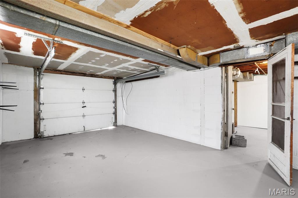 813 Chain Of Rocks Drive St. Louis, MO 63137 - Photo 19 of 22