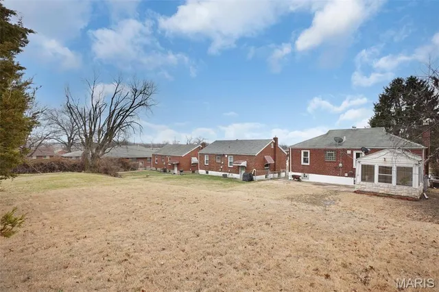 $150,000 | 813 Chain Of Rocks Drive, St. Louis, MO 63137