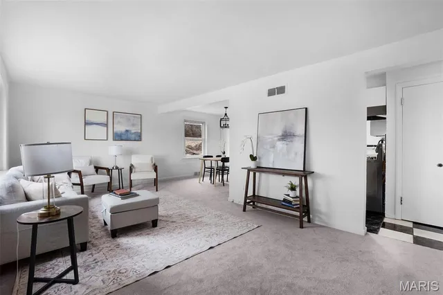 $150,000 | 813 Chain Of Rocks Drive, St. Louis, MO 63137