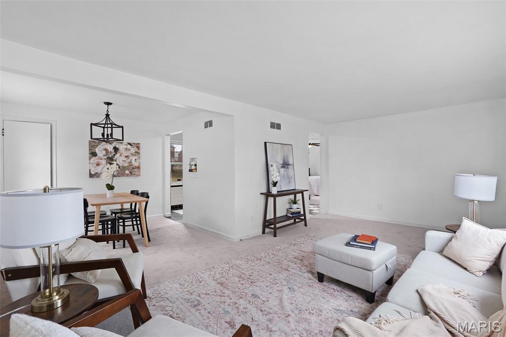 813 Chain Of Rocks Drive St. Louis, MO 63137 - Photo 6 of 22