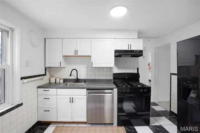 $150,000 | 813 Chain Of Rocks Drive, St. Louis, MO 63137