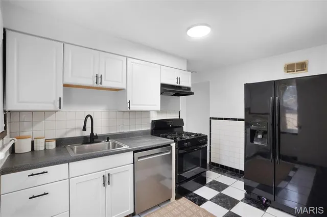 $150,000 | 813 Chain Of Rocks Drive, St. Louis, MO 63137