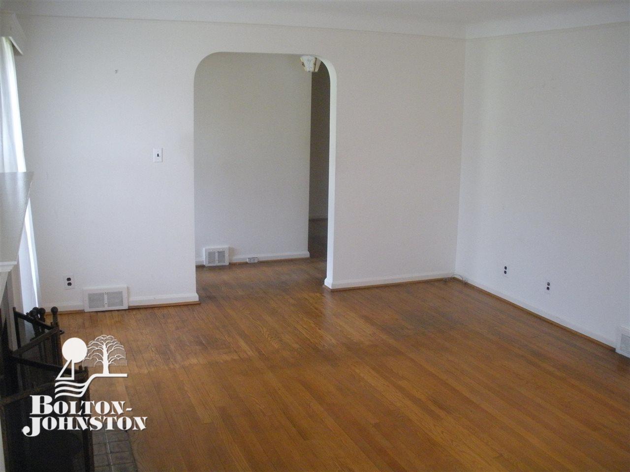 1497 Torrey Road Grosse Pointe, MI 48236 - Photo 26 of 49 31319575-25.JPG