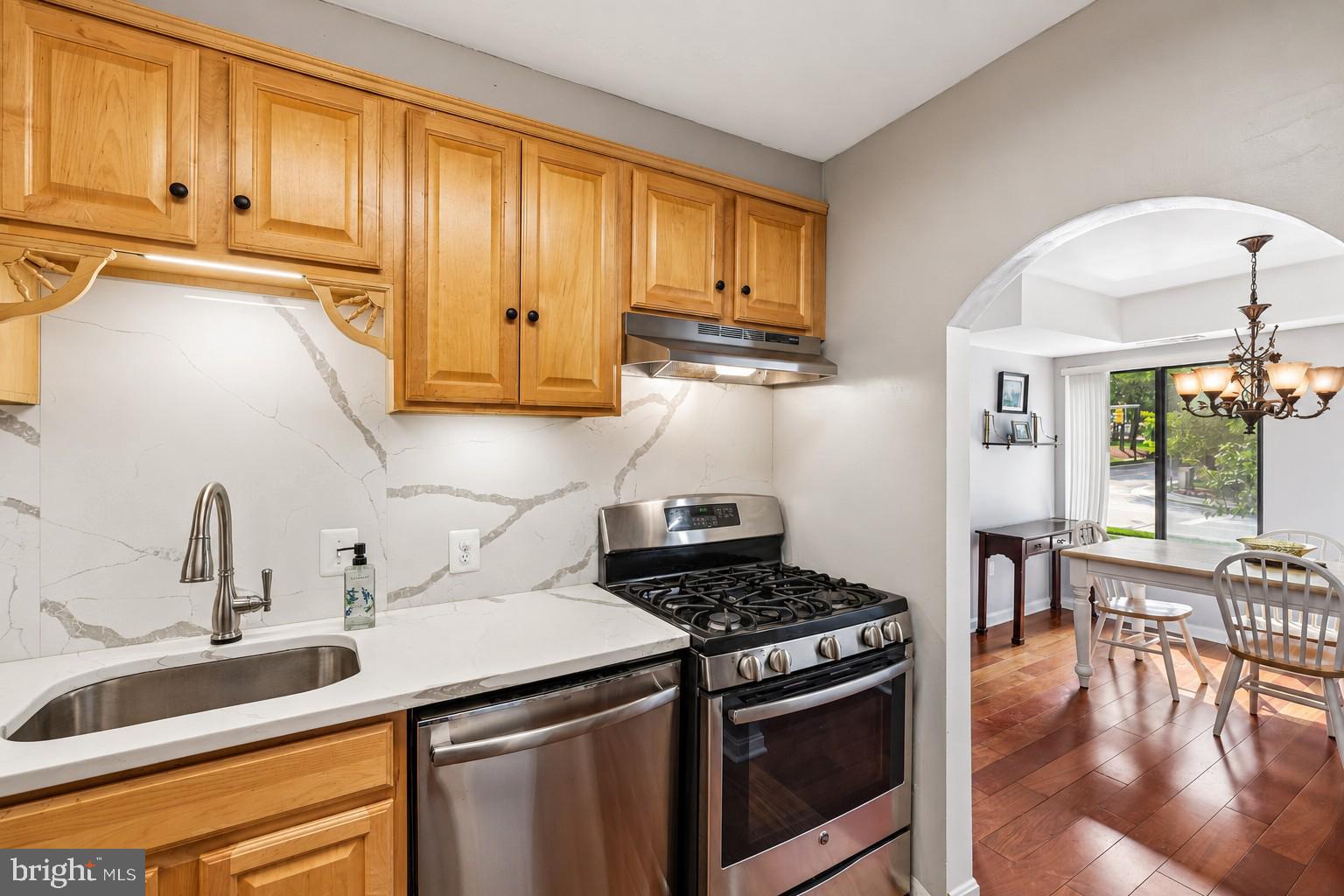 10594 Twin Rivers Road, Unit D2 Columbia, MD 21044 - Photo 17 of 34 Kitchen