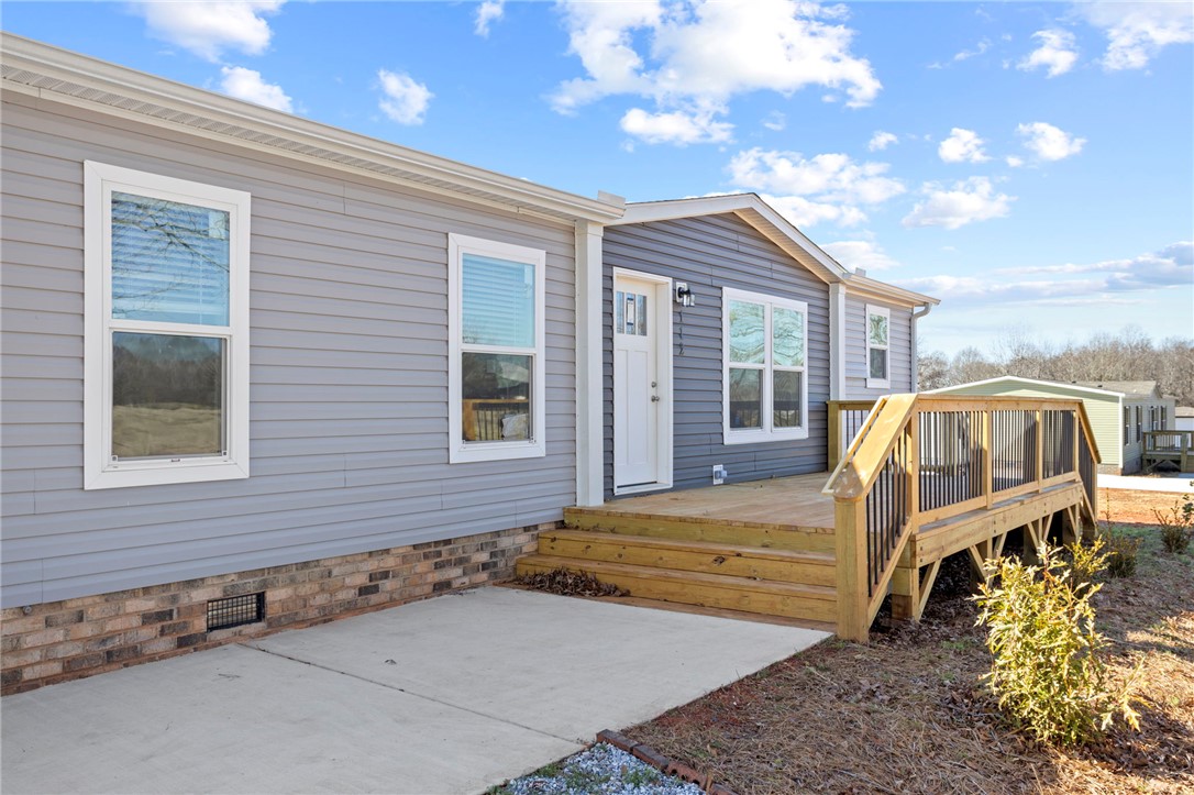 112 Purdy Road Iva, SC 29655 - Photo 2 of 35