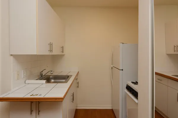 $1,300 | 4241 North Kenmore Avenue, Unit 108, Chicago, IL 60613