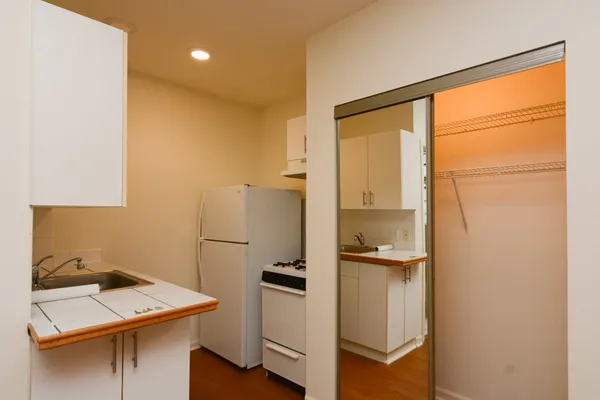 $1,300 | 4241 North Kenmore Avenue, Unit 108, Chicago, IL 60613