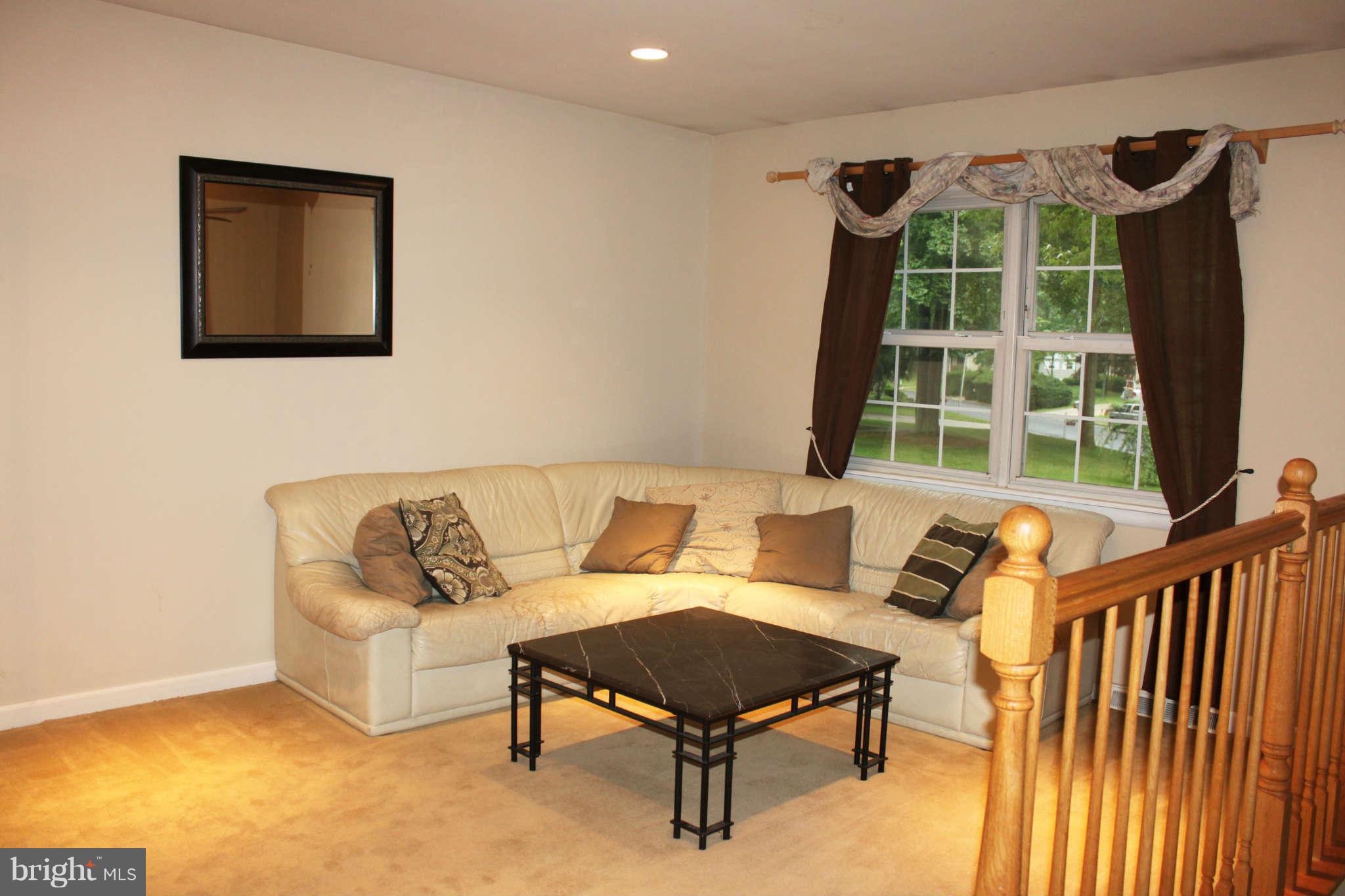 1546 Manor View Road Davidsonville, MD 21035 - Photo 4 of 22 Family Room