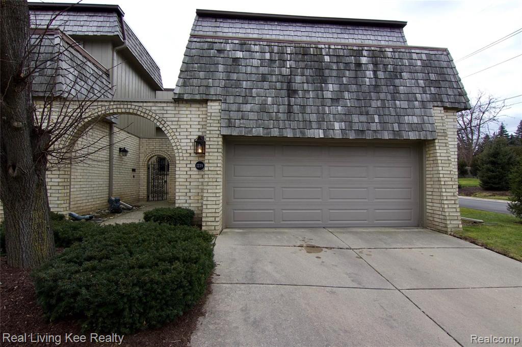 1239 Oakwood Court, Unit 29 Rochester, MI 48307 - Photo 1 of 30