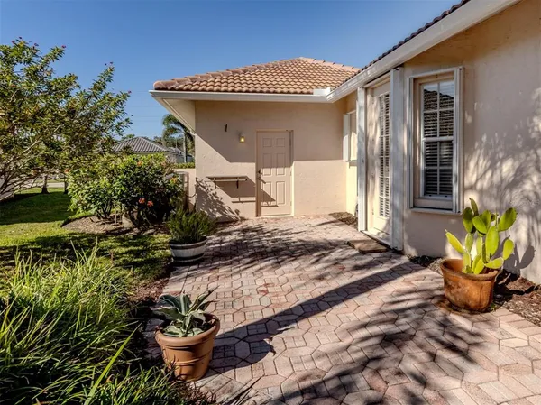 $445,000 | 155 Grand Oak Circle, Venice, FL 34292