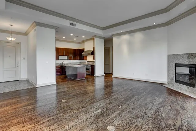 $4,000 | 3388 Sage Road, Unit 301, Houston, TX 77056