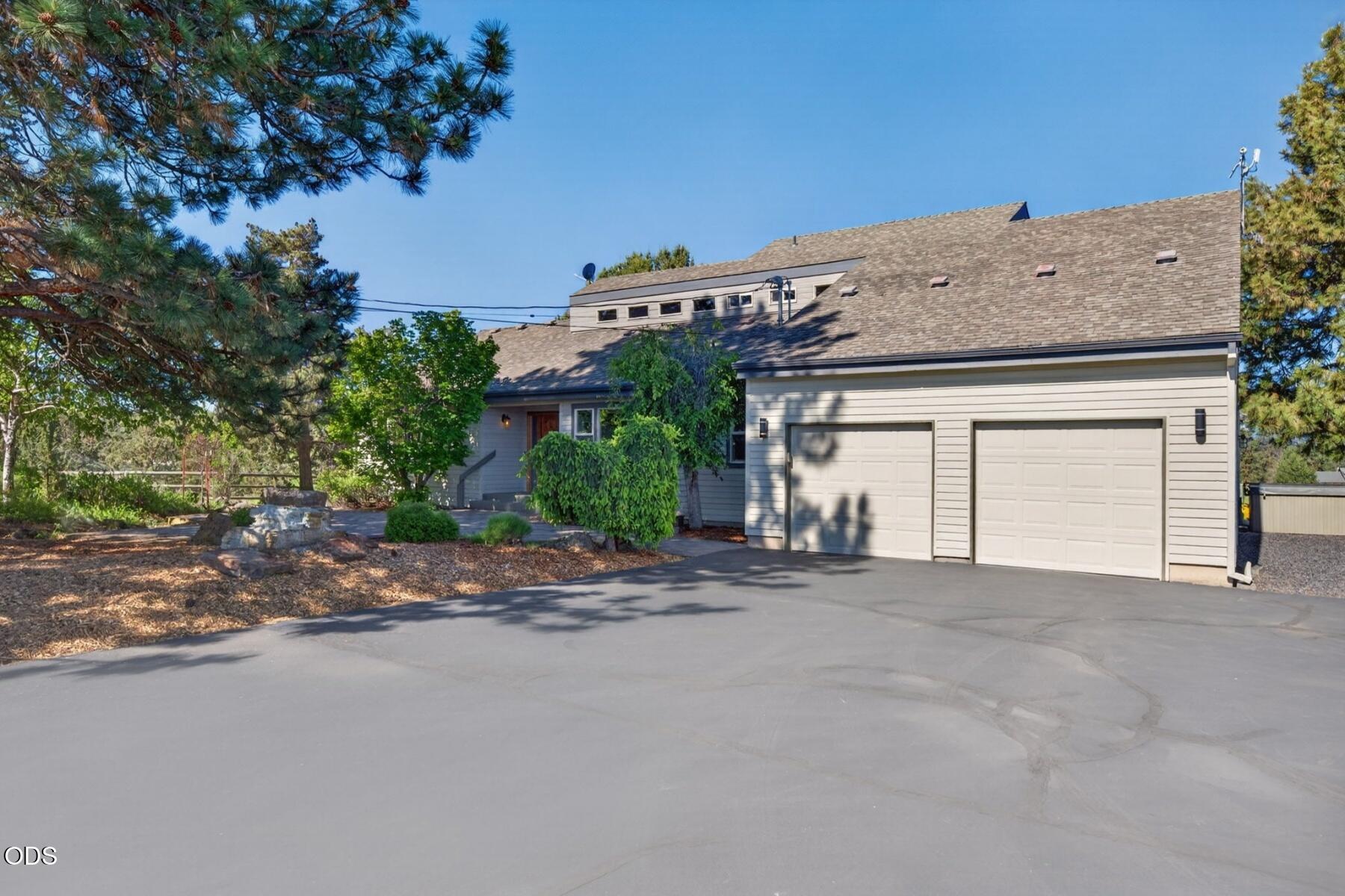 60376 Arnold Market Road Bend, OR 97702 - Photo 9 of 47