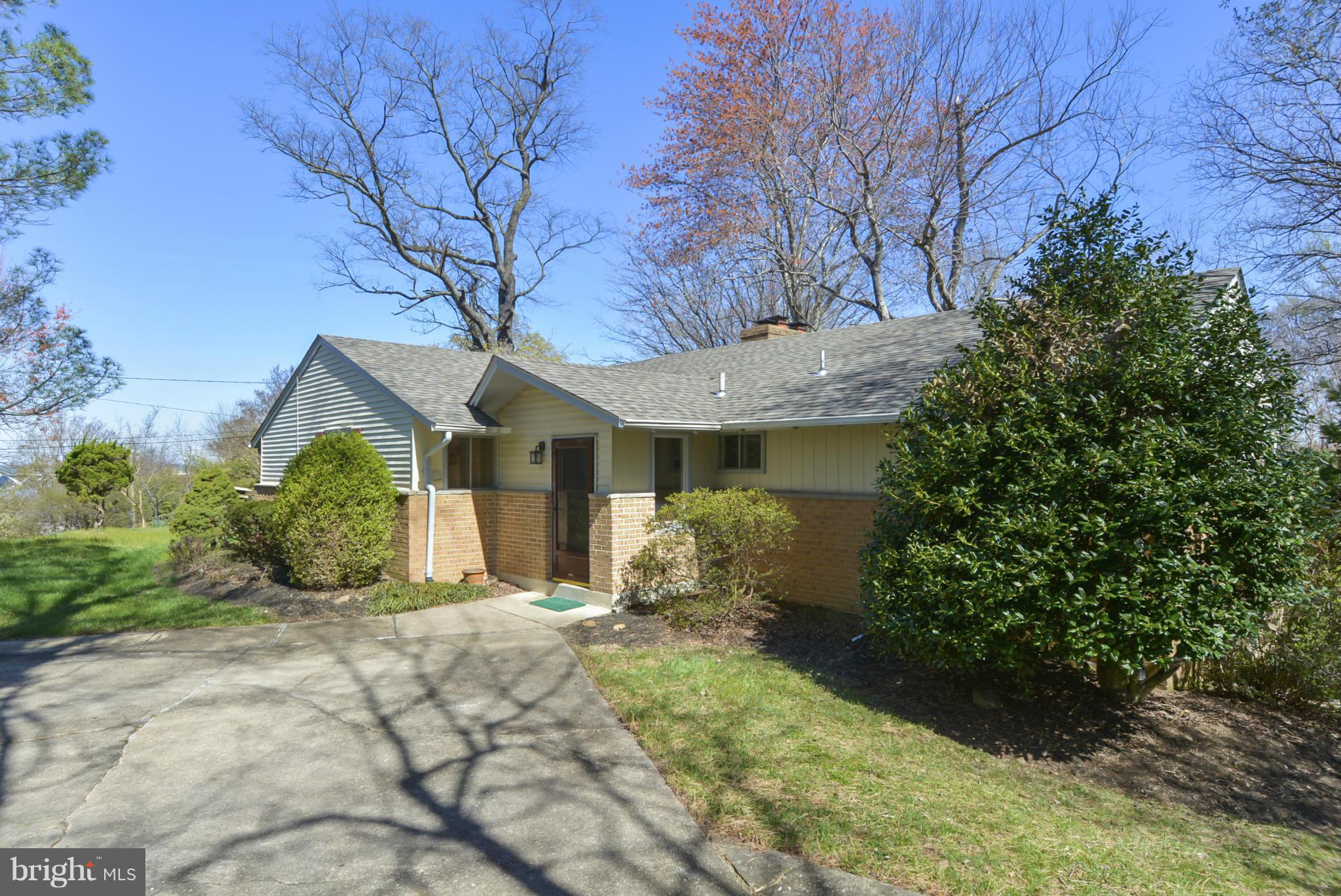 437 Rosier Road Fort Washington, MD 20744 - Photo 2 of 28 Exterior (Front)