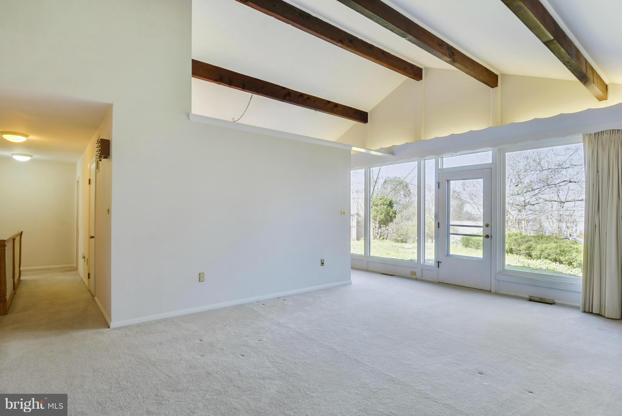 437 Rosier Road Fort Washington, MD 20744 - Photo 18 of 28 Living Room