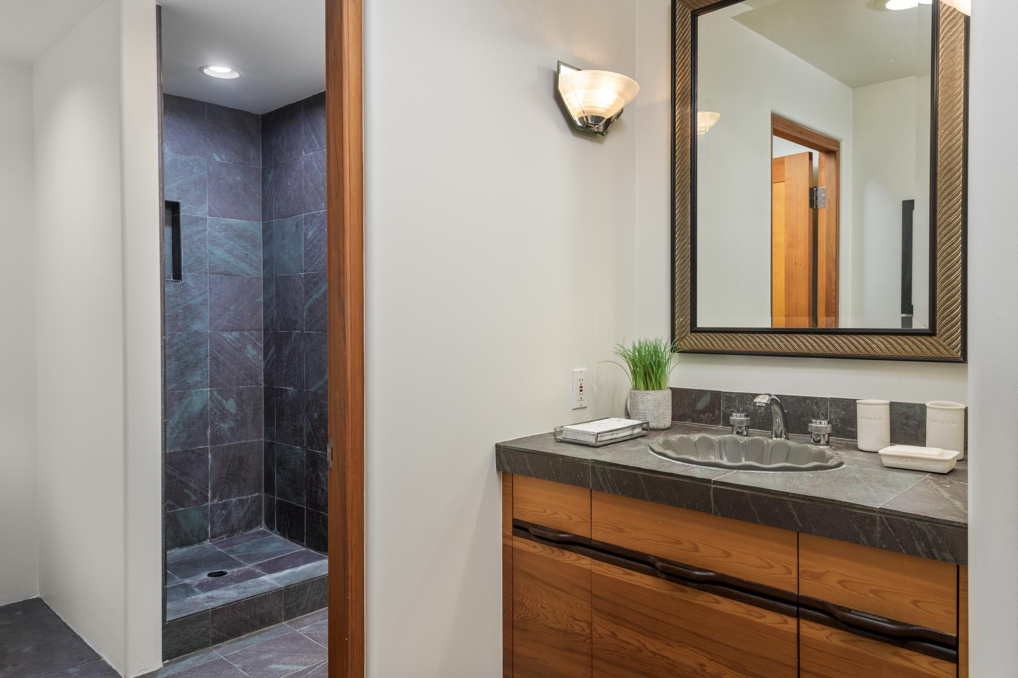 3035 Hidden Valley Lane Montecito, CA 93108 - Photo 14 of 16 010