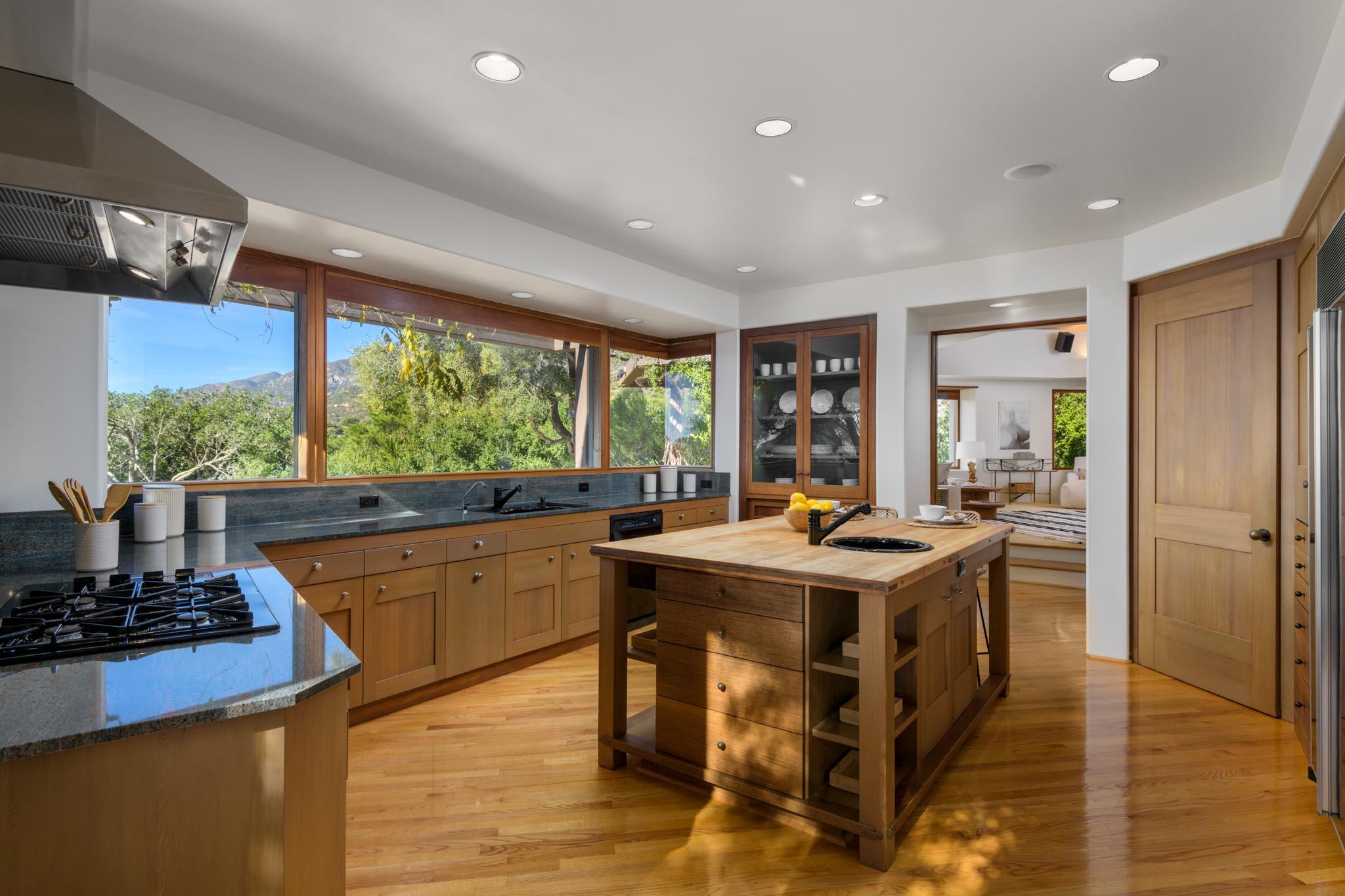 3035 Hidden Valley Lane Montecito, CA 93108 - Photo 9 of 16 022