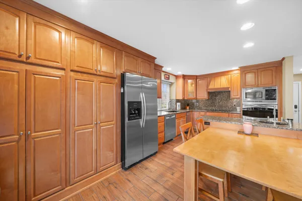 $599,900 | 16063 Homestead Circle, Northville, MI 48168