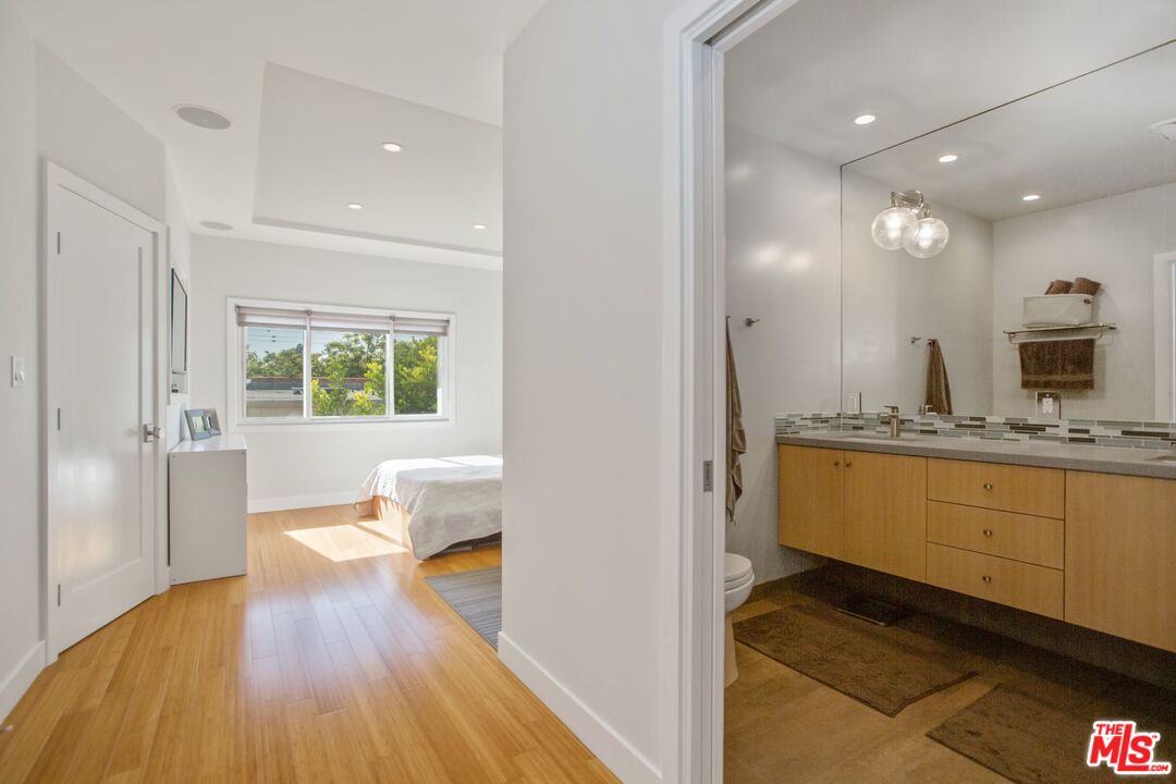 8025 Redlands Street, Unit 29 Playa del Rey, CA 90293 - Photo 13 of 33 Gallery Image 13