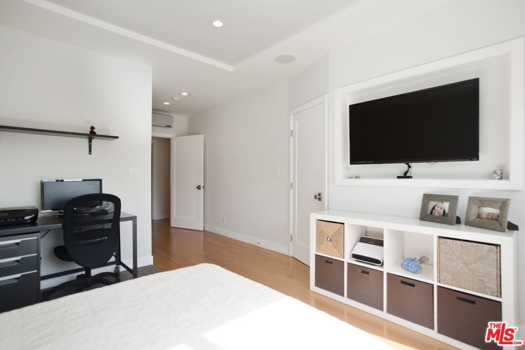 8025 Redlands Street, Unit 29 Playa del Rey, CA 90293 - Photo 18 of 33 Gallery Image 18