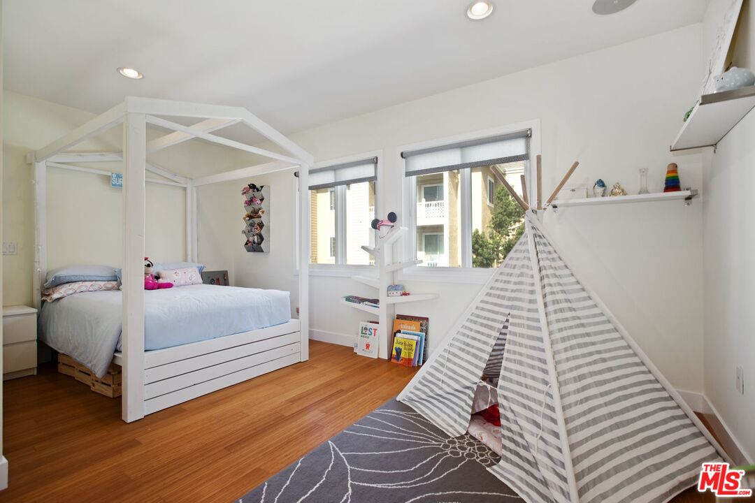 8025 Redlands Street, Unit 29 Playa del Rey, CA 90293 - Photo 21 of 33 Gallery Image 21