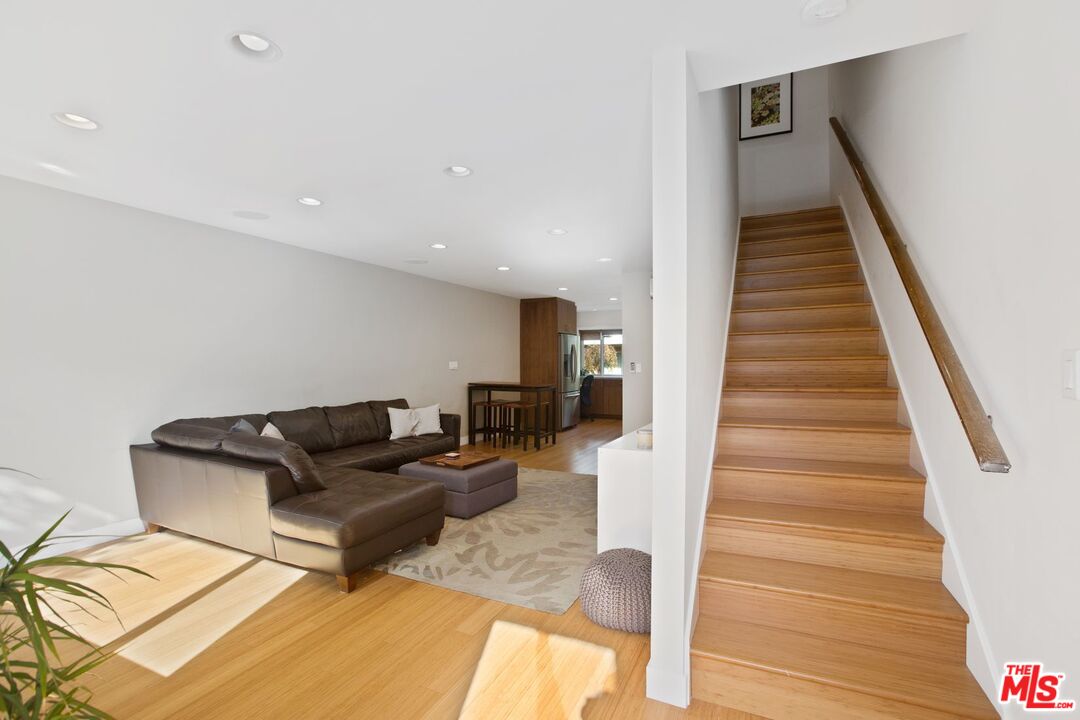 8025 Redlands Street, Unit 29 Playa del Rey, CA 90293 - Photo 25 of 33 Gallery Image 25