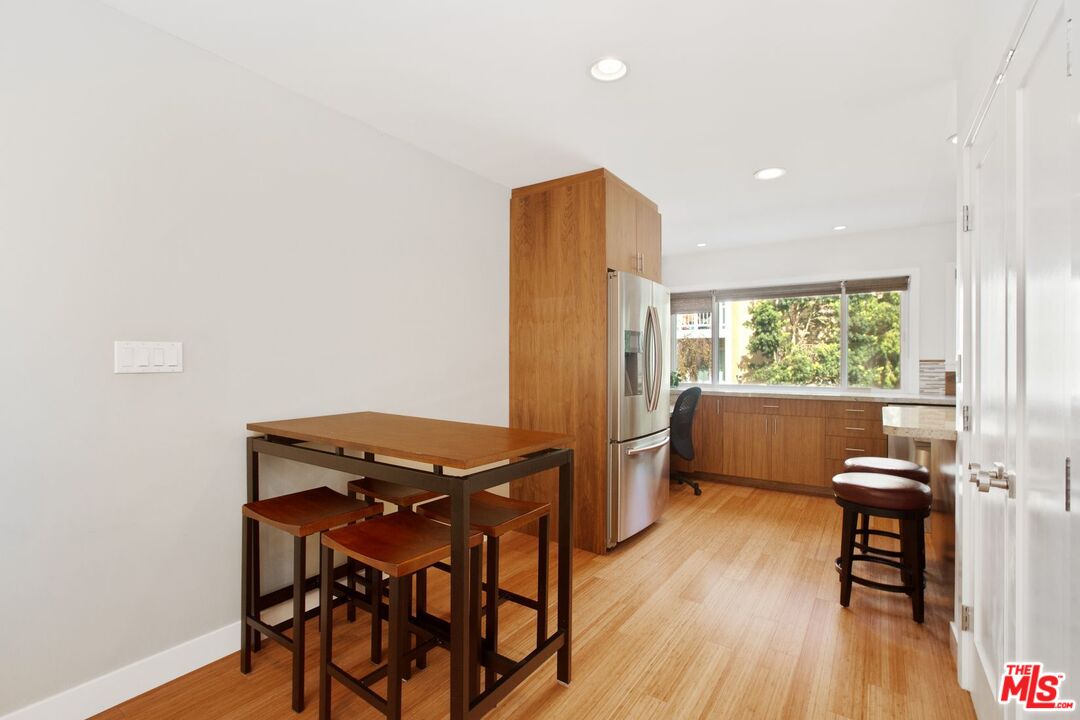 8025 Redlands Street, Unit 29 Playa del Rey, CA 90293 - Photo 4 of 33 Gallery Image 4