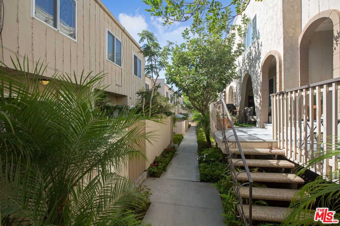 8025 Redlands Street, Unit 29 Playa del Rey, CA 90293 - Photo 31 of 33 Gallery Image 31